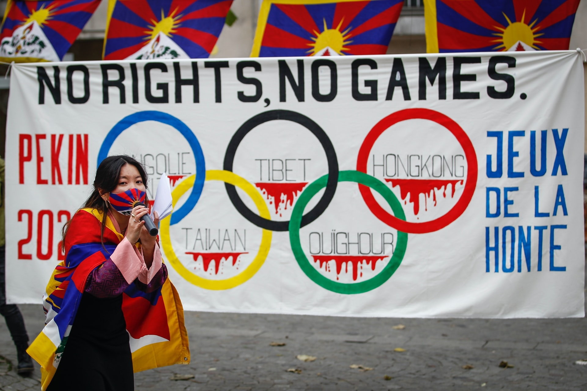 Tibetanere og menneskerettsaktivister protesterte mot OL i Beijing i Paris, november 2021. Foto: Unsplash/Norbu Gyachung