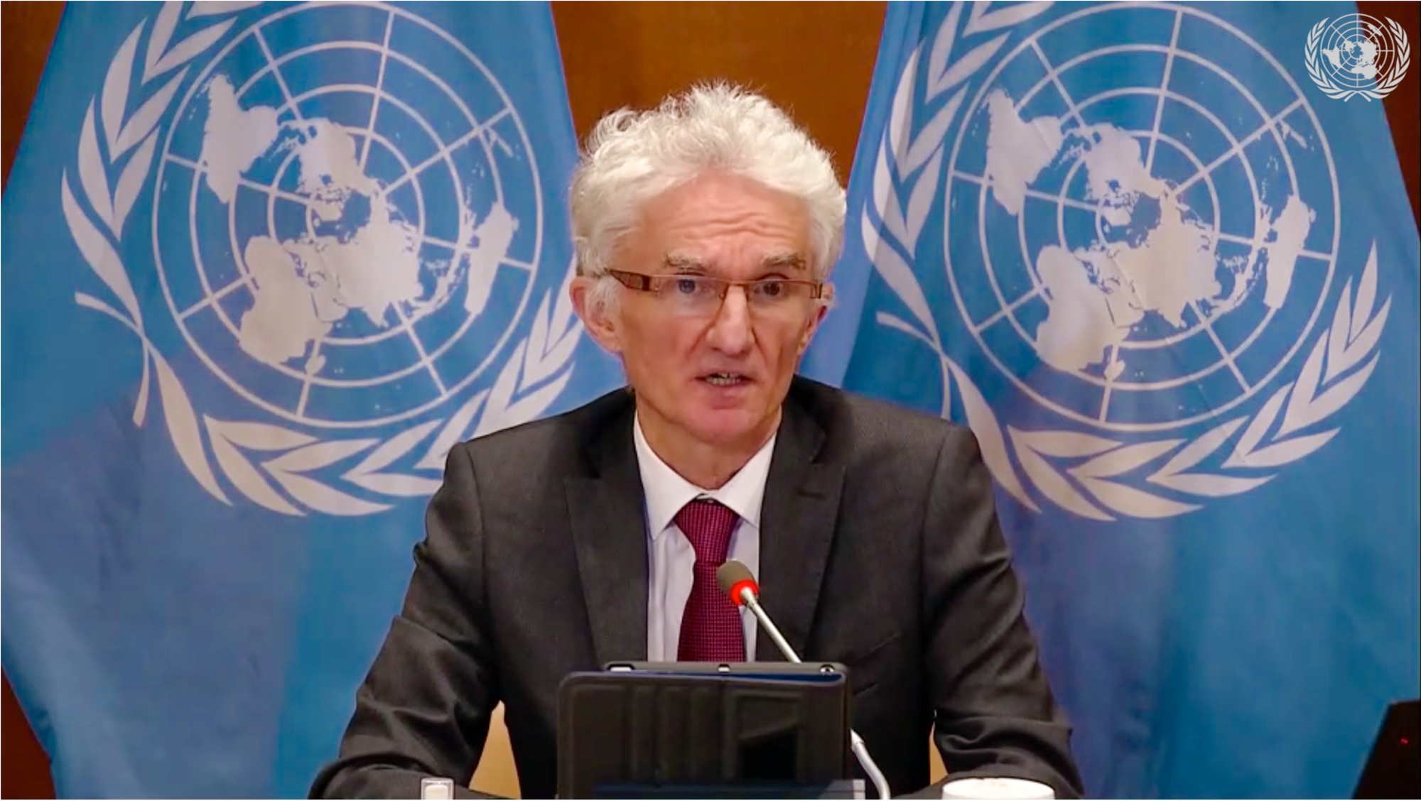 FNs undergeneralsekretær for humanitære spørsmål og nødhjelpskoordinator Mark Lowcock snakker om situasjonen i Jemen under en pressekonferanse 1. mars. Foto: UN Photo/ Evan Schneider.