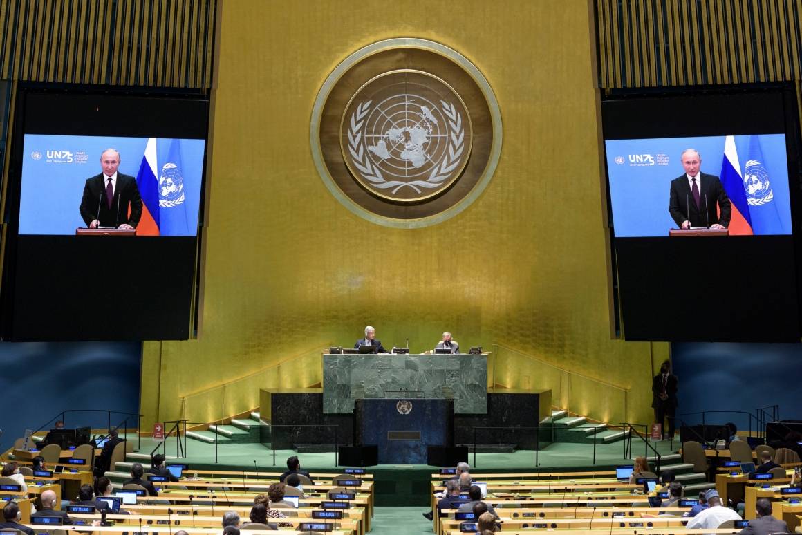 Russlands president Vladimir Putin på talerstolen i FNs generalforsamling høsten 2020. Foto: UN Photo/Manuel Elías
