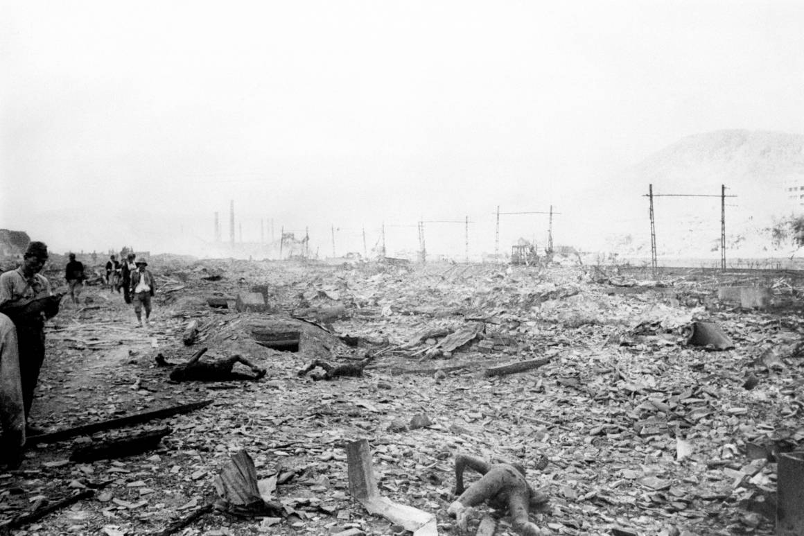 Atomvåpen har ikke blitt brukt siden 2. verdenskrig da amerikanerne bombet Hiroshima og Nagasaki i Japan i august 1945. Dette bildet viser ruinene av Nagasaki i nærheten av der atombomben traff byen. Foto: UN Photo/Yosuke Yamahata