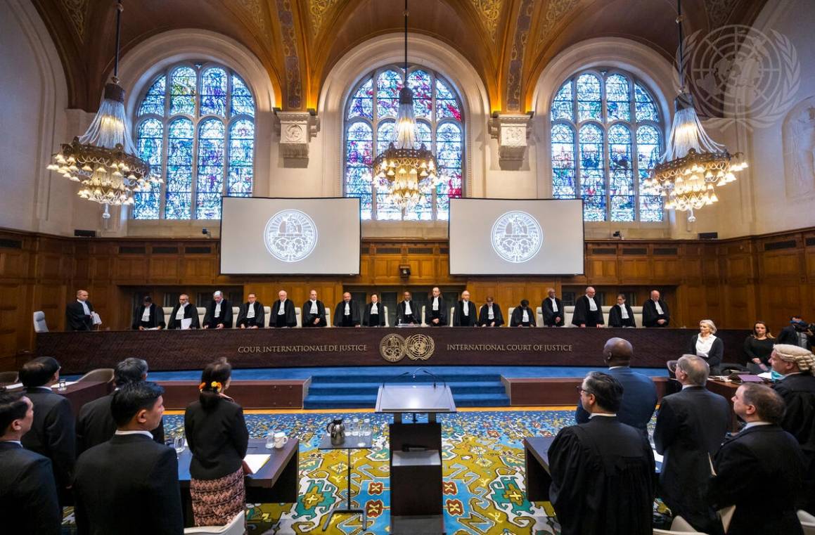 Den internasjonale domstolen (ICJ) er FNs juridiske hovedorgan. Her avbildet i 2019 under en høring. Foto: UN Photo/ICJ-CIJ/Frank van Beek