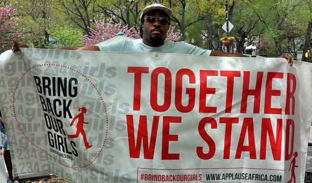 Flere hundre demonstrerte på Union Square i New York City 3. mai 2014. Demonstrantene krevde frigjørelsen av de ca. 230 skolejentene som ble bortført av Boko Haram. Foto: Flickr/Michael Fleshman